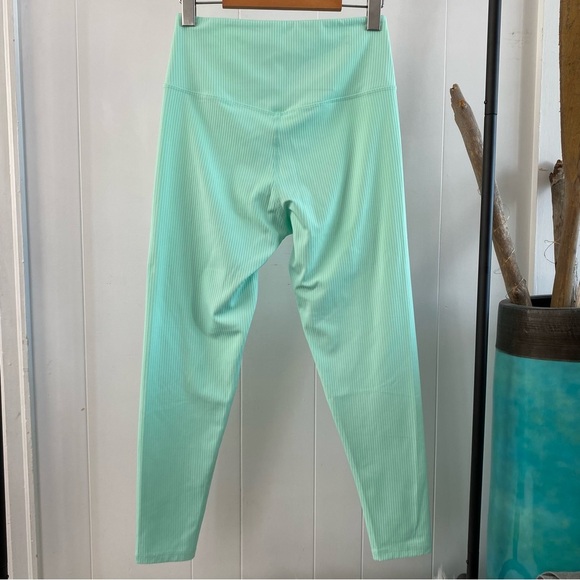 Girlfriend Collective Breeze RIB High-Rise Legging Mint Ribbed High Rise 23 3/4” - Picture 3 of 7